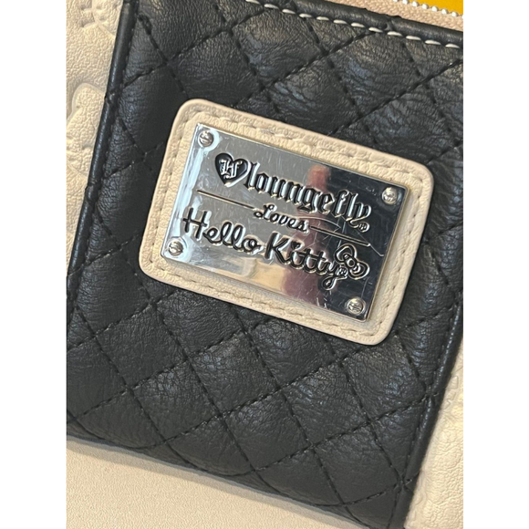 Loungefly Loves Hello Kitty Embossed Wallet - Picture 2 of 9